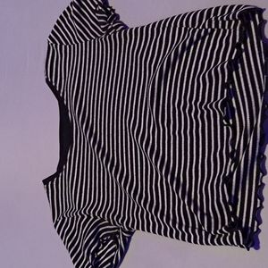 Black & white stripe crop top